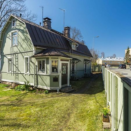 Newly Renovated Apartment In A Woodenhouse From 1910 In Martti! Turku Exterior foto