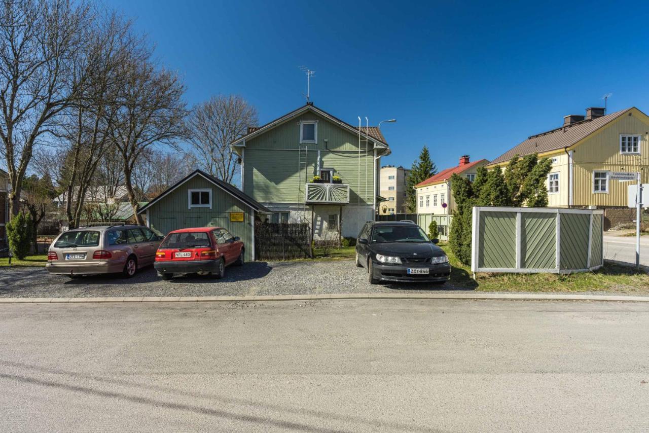 Newly Renovated Apartment In A Woodenhouse From 1910 In Martti! Turku Exterior foto