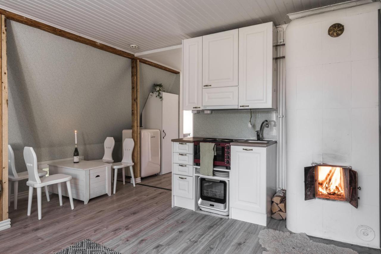 Newly Renovated Apartment In A Woodenhouse From 1910 In Martti! Turku Exterior foto