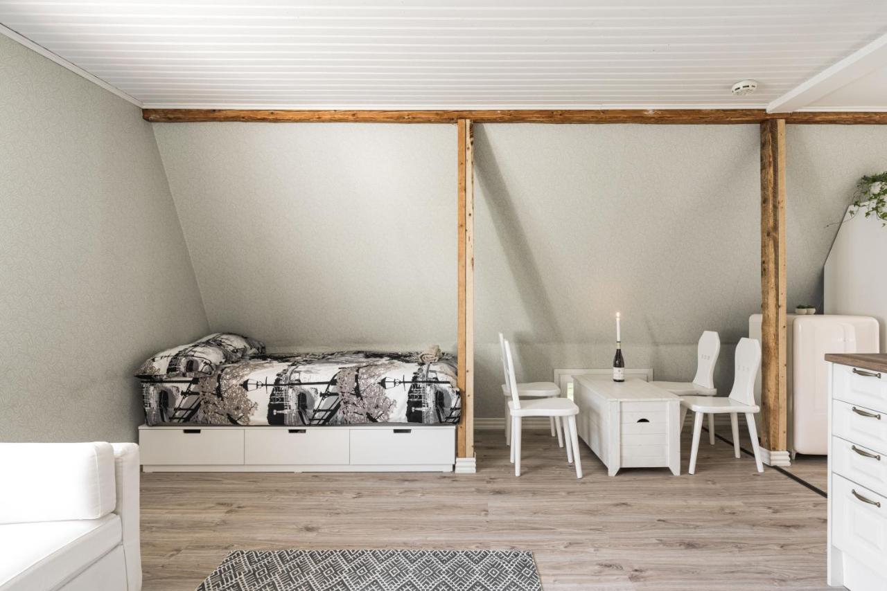 Newly Renovated Apartment In A Woodenhouse From 1910 In Martti! Turku Exterior foto